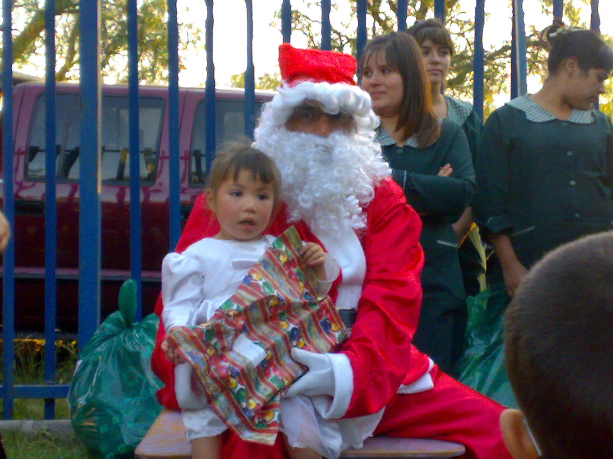 Actividades comunitarias - entrega de regalos